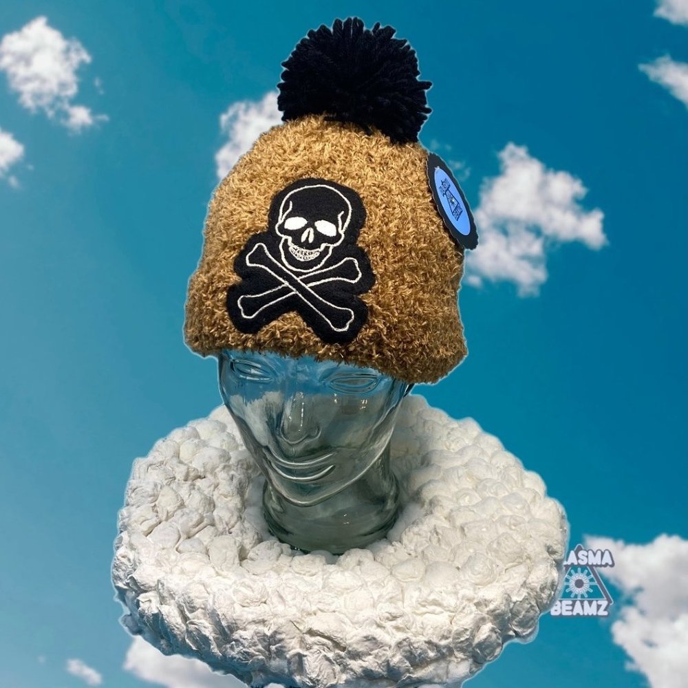 Plasma Beams Teddy Knit Skull & Crossbones Beanie